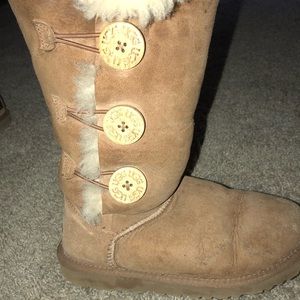 Button lace up Ugg!